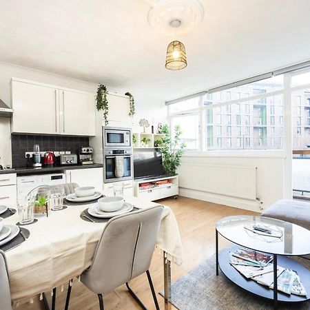 Trendy 4 Bed Apartment Near Vibrant Shoreditch W Balcony And Walking Distance To Tube London Luaran gambar
