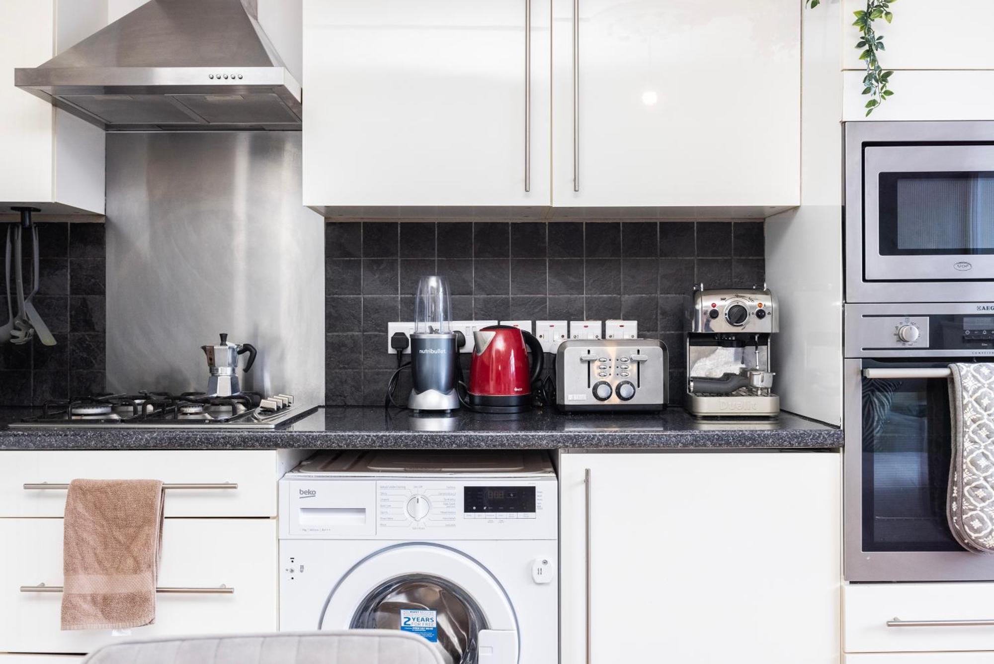 Trendy 4 Bed Apartment Near Vibrant Shoreditch W Balcony And Walking Distance To Tube London Luaran gambar