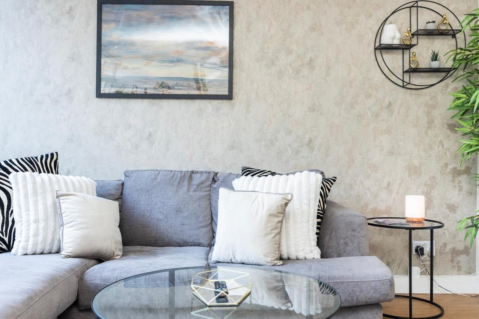 Trendy 4 Bed Apartment Near Vibrant Shoreditch W Balcony And Walking Distance To Tube London Luaran gambar
