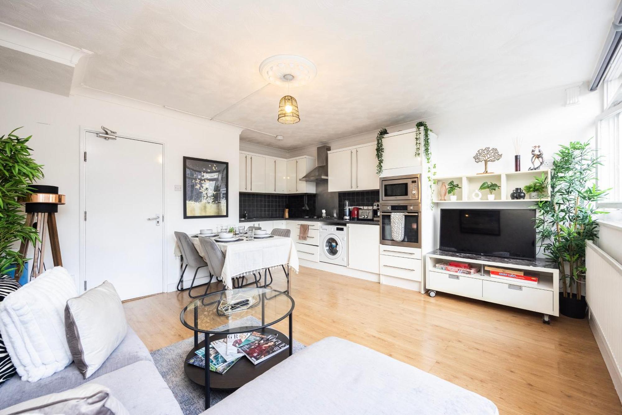 Trendy 4 Bed Apartment Near Vibrant Shoreditch W Balcony And Walking Distance To Tube London Luaran gambar