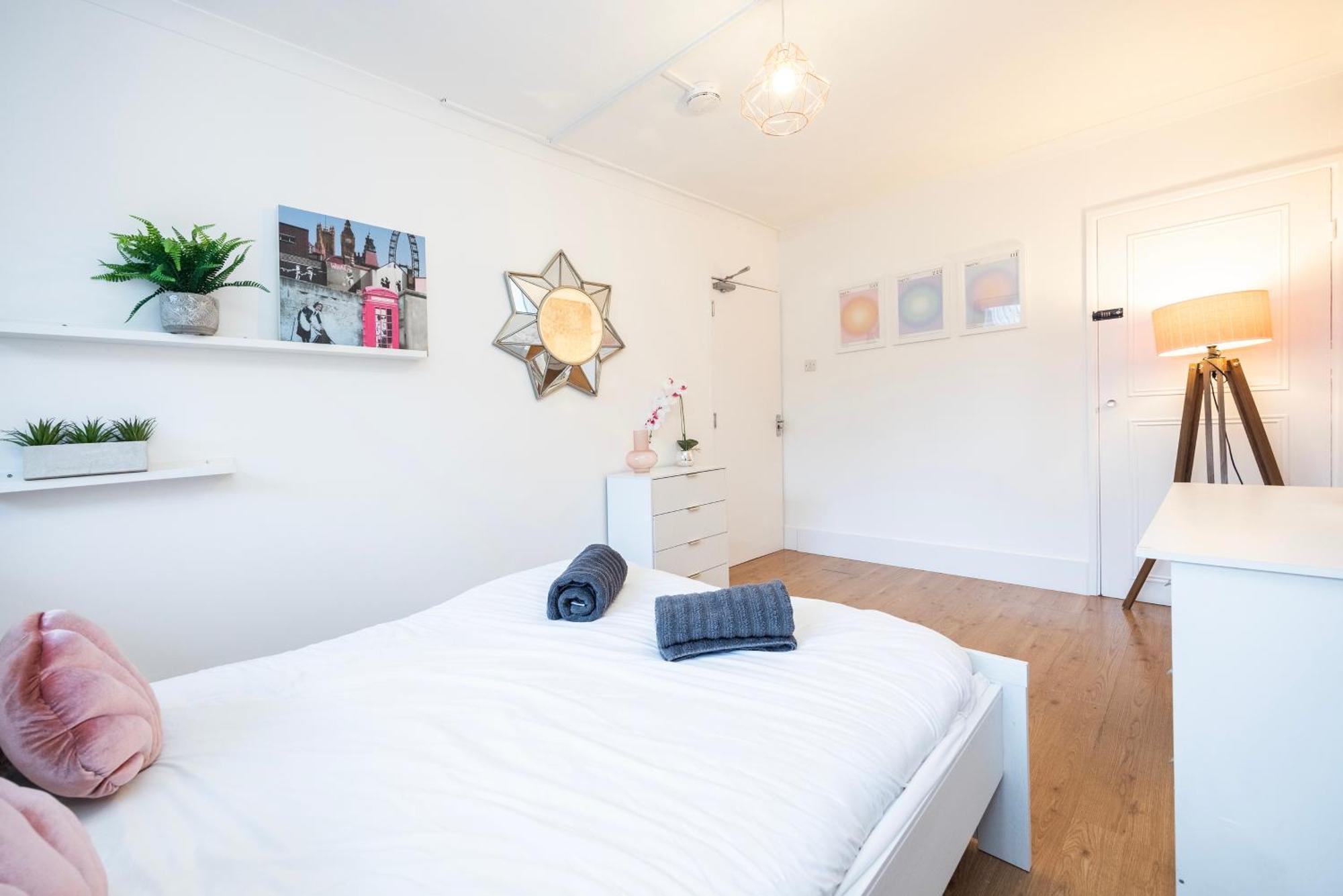 Trendy 4 Bed Apartment Near Vibrant Shoreditch W Balcony And Walking Distance To Tube London Luaran gambar