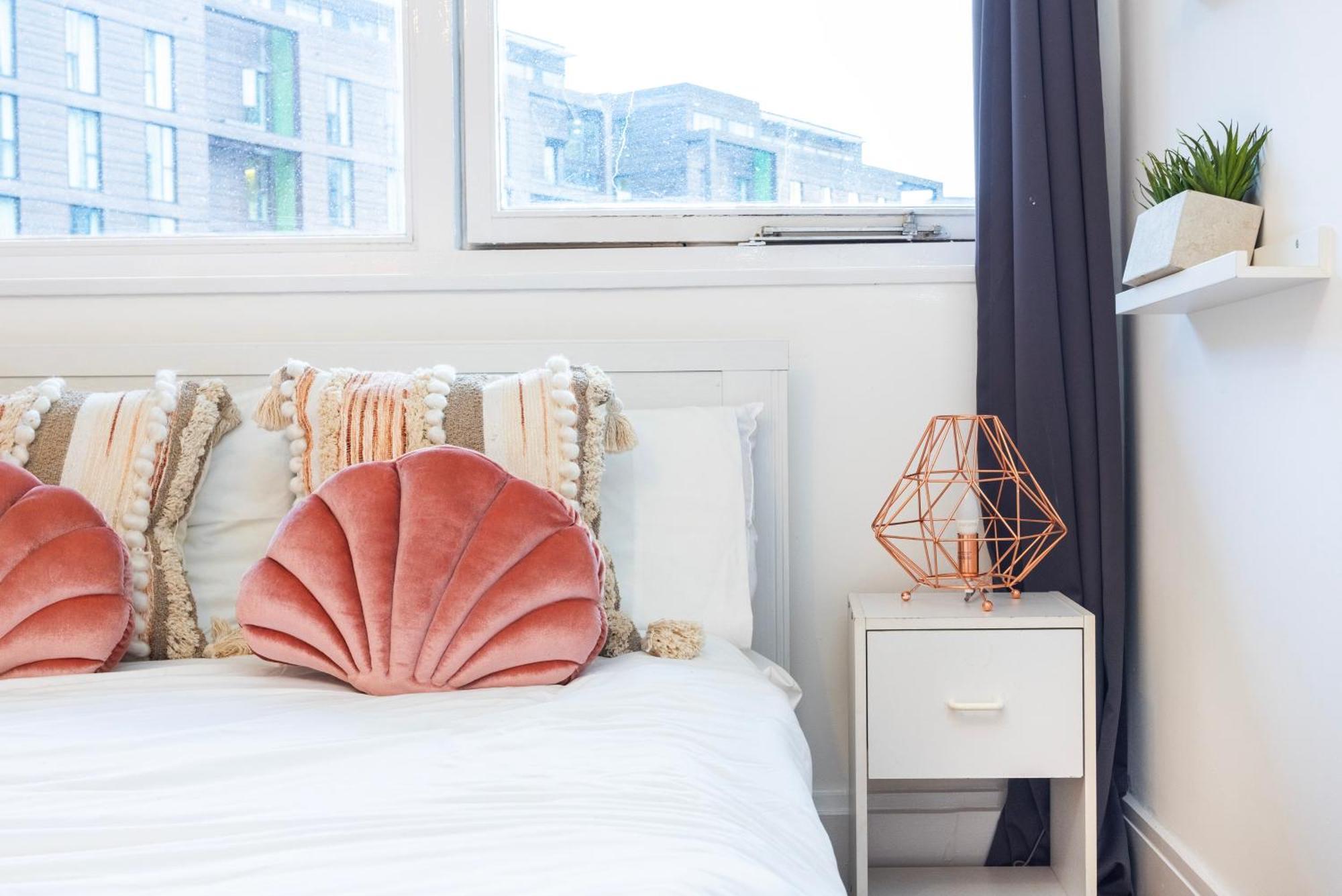 Trendy 4 Bed Apartment Near Vibrant Shoreditch W Balcony And Walking Distance To Tube London Luaran gambar