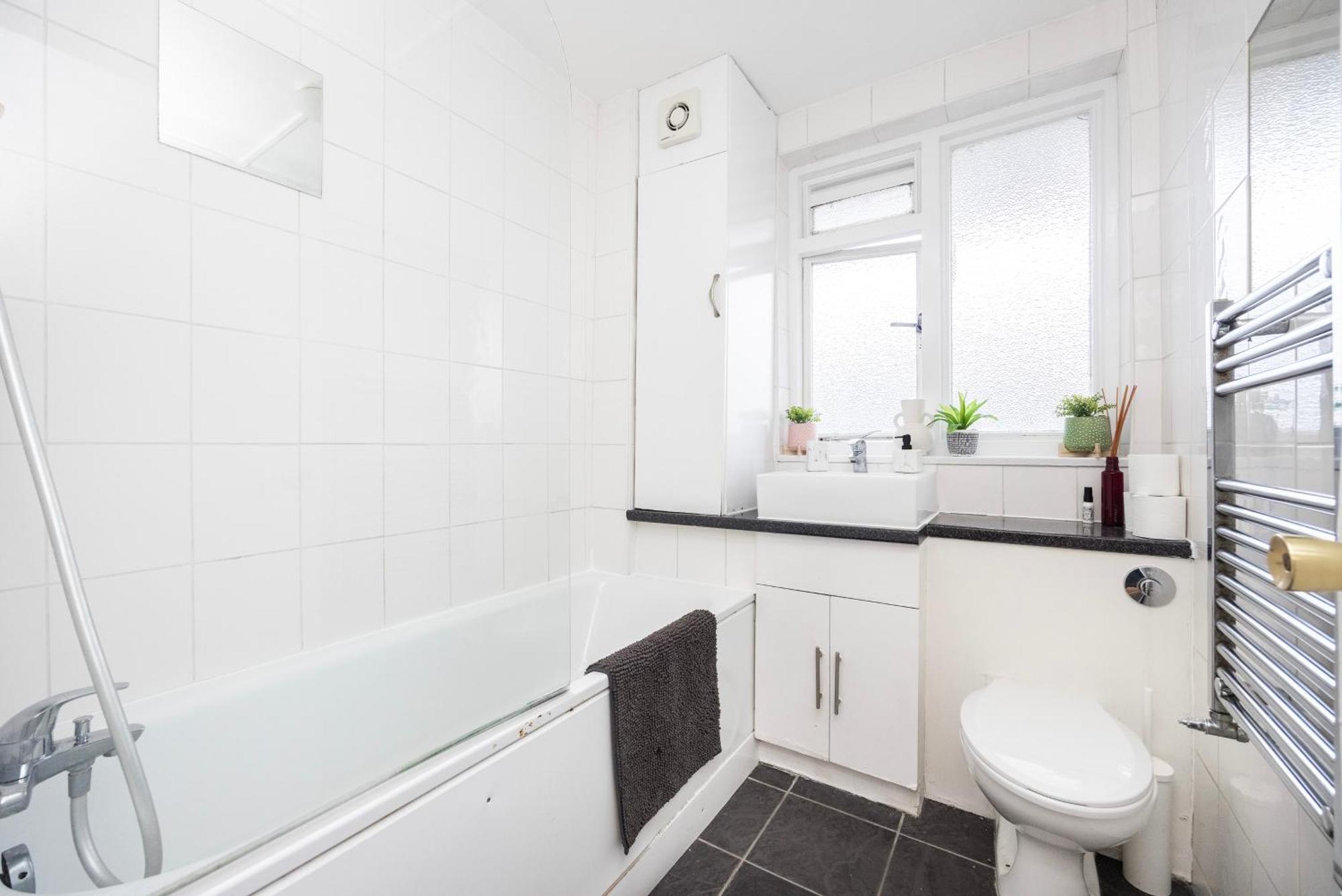 Trendy 4 Bed Apartment Near Vibrant Shoreditch W Balcony And Walking Distance To Tube London Luaran gambar