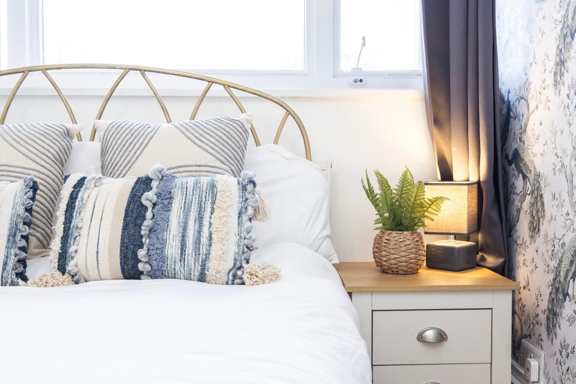 Trendy 4 Bed Apartment Near Vibrant Shoreditch W Balcony And Walking Distance To Tube London Luaran gambar