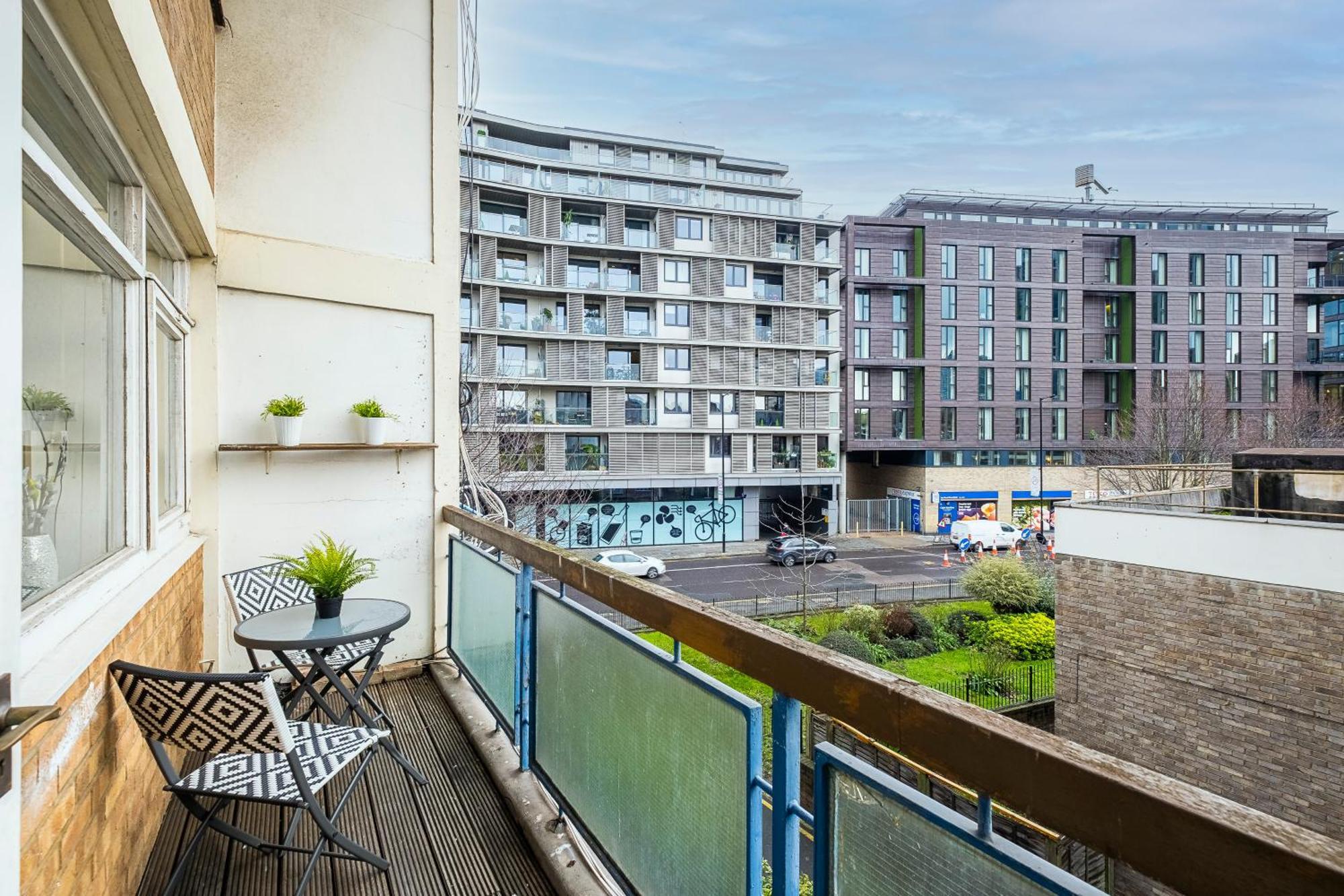 Trendy 4 Bed Apartment Near Vibrant Shoreditch W Balcony And Walking Distance To Tube London Luaran gambar