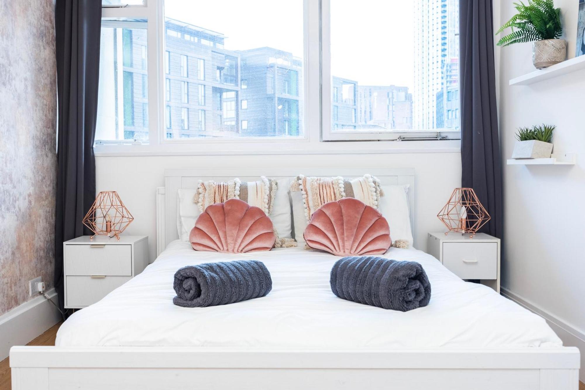 Trendy 4 Bed Apartment Near Vibrant Shoreditch W Balcony And Walking Distance To Tube London Luaran gambar